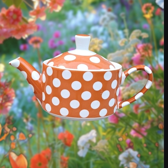 Tea Pot - Picture 1 of 4